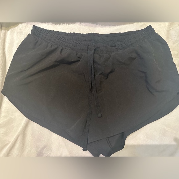 2 pair Old Navy active shorts - Picture 3 of 4